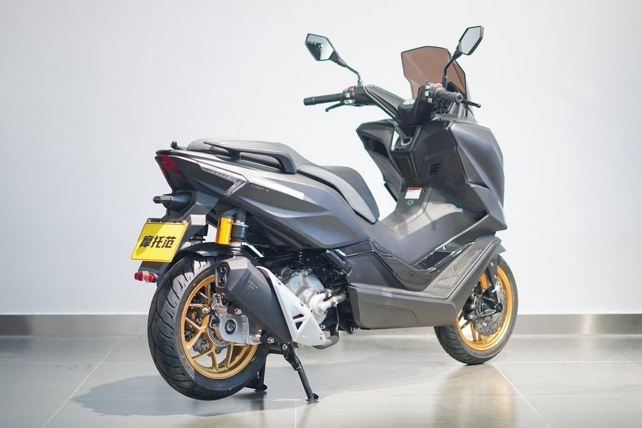 Tin xe trưa 10/10: Hạ gục cả Honda SH và Air Blade, ‘vua xe ga’ 249cc mới ra mắt giá 59 triệu đồng ảnh 3