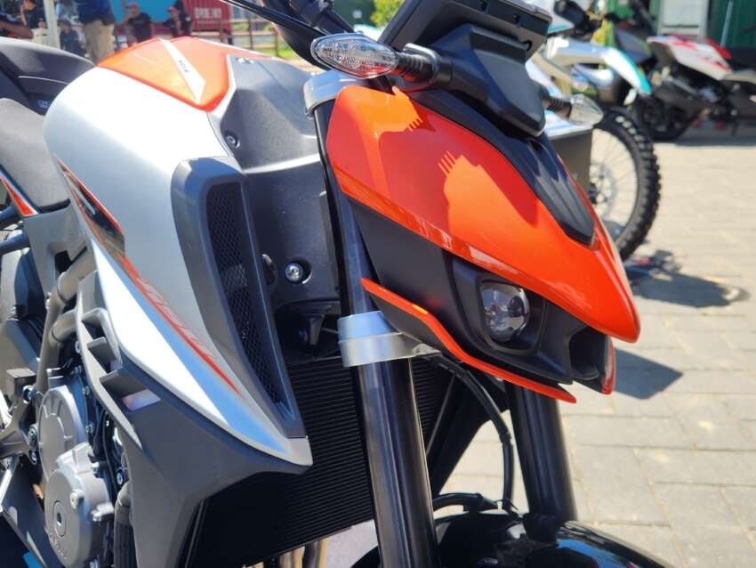 Ra mắt ‘ông hoàng côn tay’ 443cc mạnh lấn át Exciter, có ABS 2 kênh vượt trội Winner R, giá cực rẻ ảnh 3