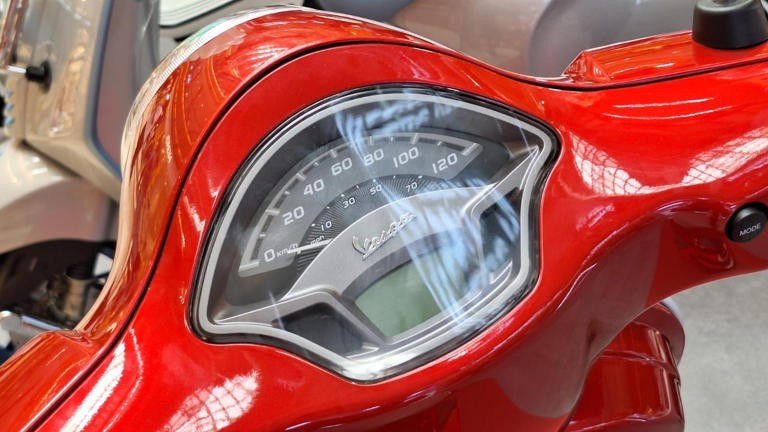 Tin xe trưa 13/10: Hãng xe Ý lừng danh ra mắt ‘cơn ác mộng’ của Honda SH với giá chỉ 75 triệu đồng ảnh 1
