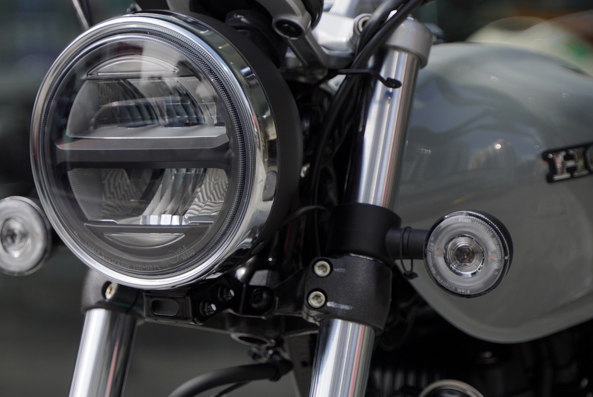 ‘Huyền thoại côn tay’ mới của Honda chính thức về đại lý Việt: Thiết kế đẹp vượt thời gian, giá mềm