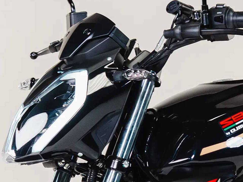 Đả bại Yamaha Exciter, ‘huyền thoại côn tay’ 150cc mới đẹp hơn Winner R mở bán với giá 68 triệu đồng ảnh 2