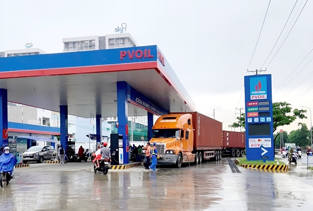 Giá xăng dầu hôm nay 15/10: Chạm đáy sau 5 tháng giảm liên tục