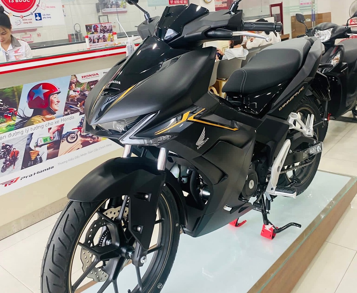Bảng giá xe Honda Winner R 2026 giữa tháng 10/2025 rẻ như \'bèo\': Hút khách vì đẹp hơn Yamha Exciter