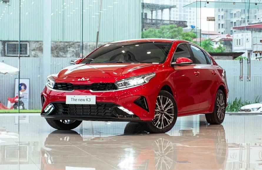 Kia K3 ‘đe nẹt’ Mazda3 bằng giá lăn bánh cực hấp dẫn giữa tháng 10/2025, là món hời cho khách Việt