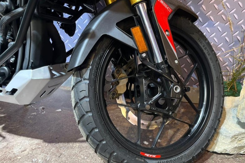 ‘Vua côn tay’ 299cc mới chính thức ra mắt với giá 51 triệu đồng, trang bị áp đảo Exciter và Winner R ảnh 5