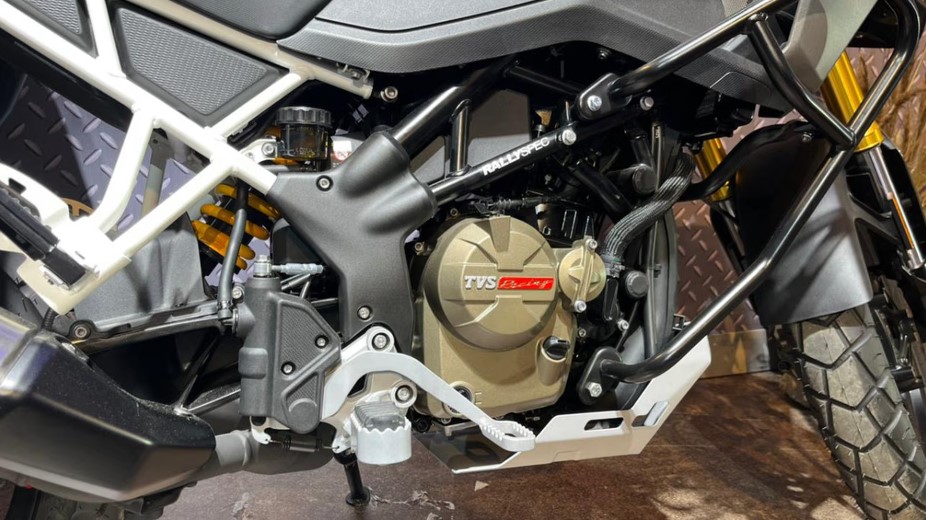 ‘Vua côn tay’ 299cc mới chính thức ra mắt với giá 51 triệu đồng, trang bị áp đảo Exciter và Winner R