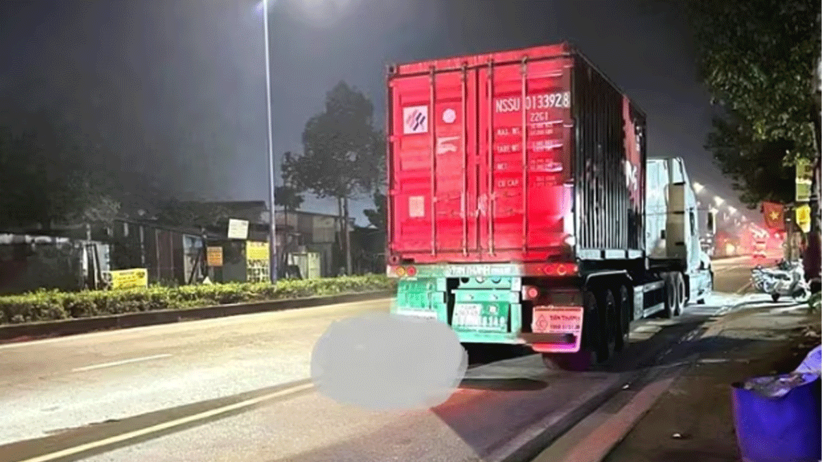 Nguyên nhân người đàn ông đi xe máy tử vong sau đuôi xe đầu kéo trong lúc tài xế đi mua cà phê
