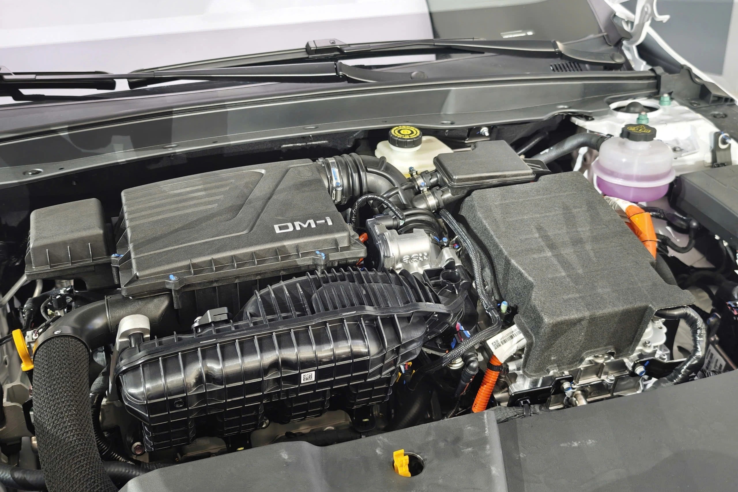 byd-seal-5-tan-binh-trung-quoc-gia-re-hon-civic-gan-300-trieu-manh-nhat-phan-khuc-sedan-hang-c-3-1760932423.jpg
