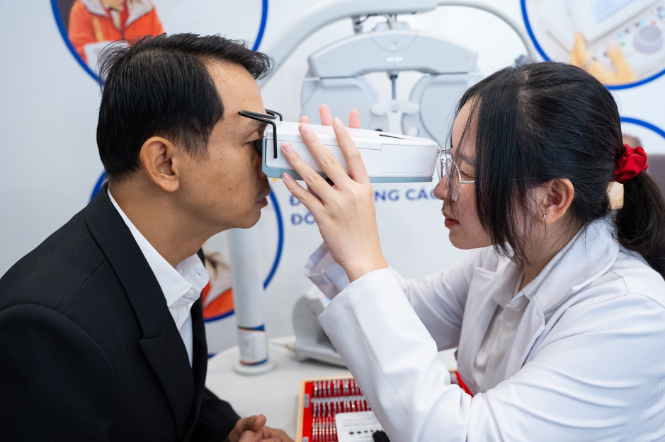 Tròng kính Essilor tại Hải Triều: 3 điểm khác biệt tạo uy tín