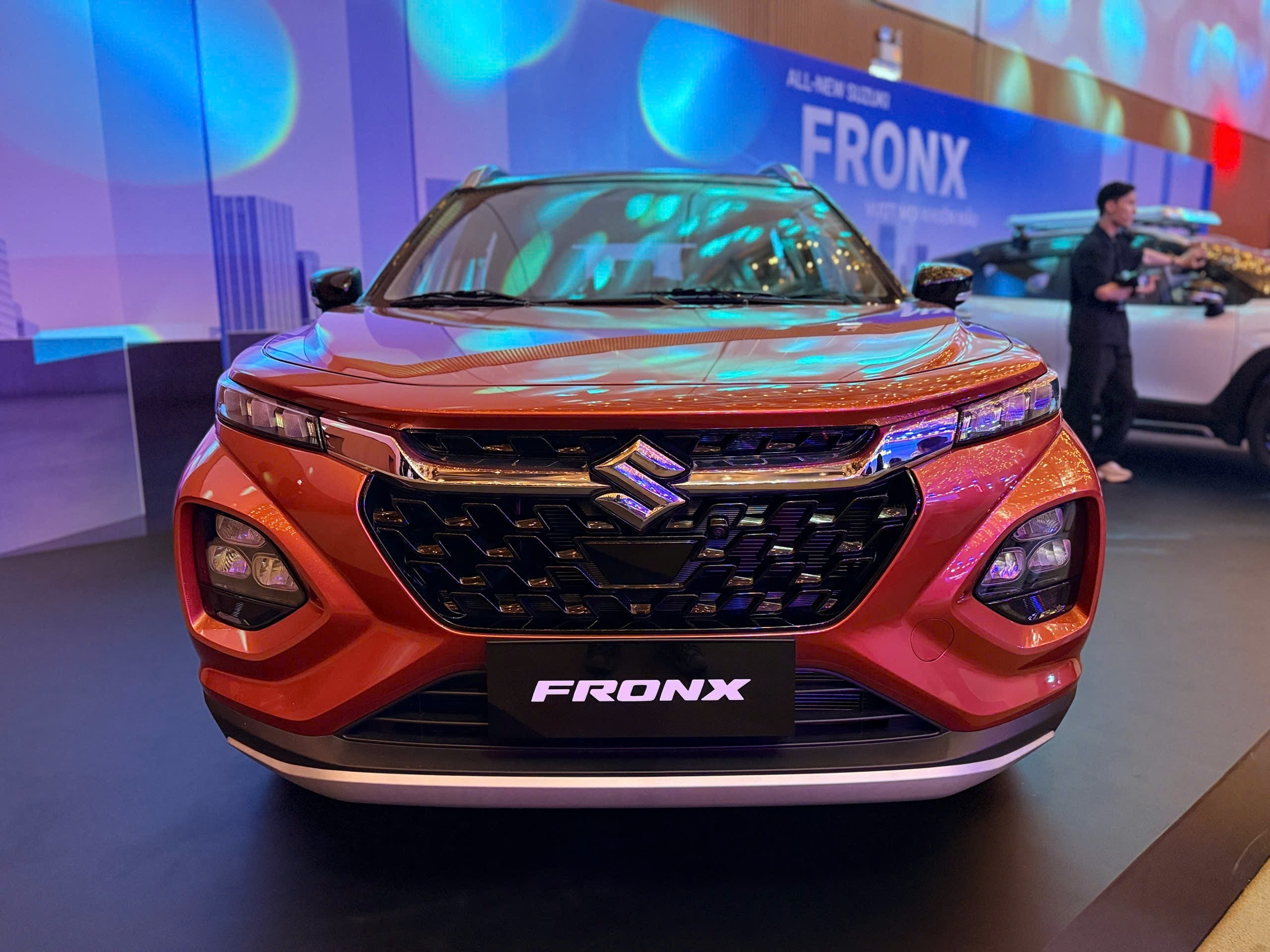 suzuki-fronx-ra-mat-viet-nam-suv-do-thi-520-trieu-dong-canh-tranh-voi-kia-sonet-2-1760945161.jpg