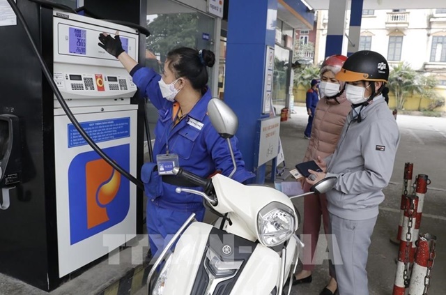 Giá xăng dầu hôm nay 21/10: Liên tiếp giảm do lo ngại về tình trạng dư cung
