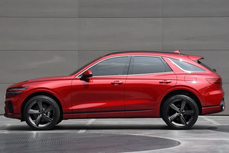 hyundai-trinh-lang-suv-hang-sang-genesis-gv70-2026-gia-chua-toi-1-ty-dong4-1761039335.webp