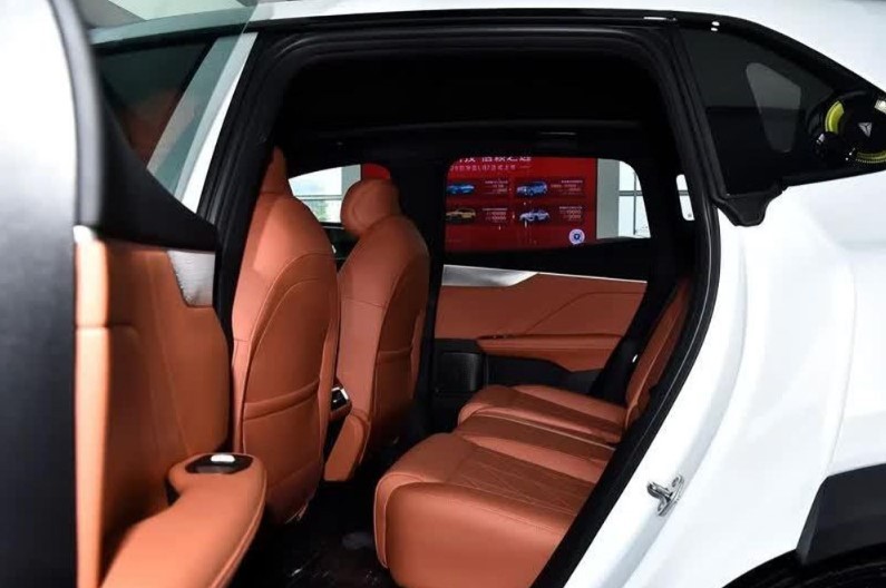Dẹp Mazda CX-5 và Honda CR-V đi, mẫu SUV cỡ D mới giá 432 triệu đồng rẻ như Hyundai Grand i10 ra mắt ảnh 6