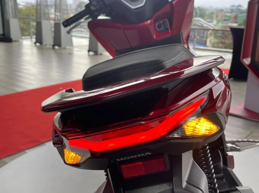 Honda chính thức ra mắt ‘vua xe ga’ 157cc mới thiết kế ấn tượng hơn SH, trang bị lấn át Air Blade ảnh 3