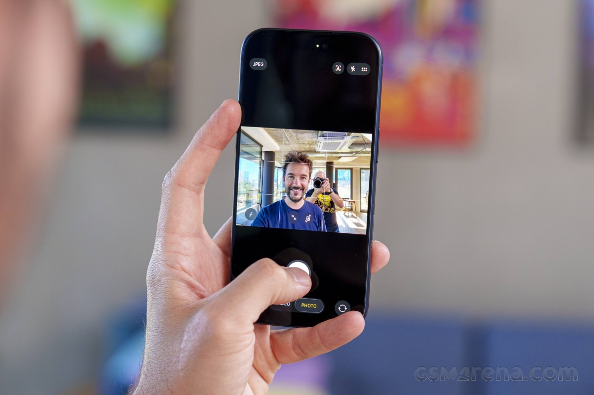iPhone 17 Pro vượt mặt mọi đối thủ, trở thành smartphone selfie tốt nhất thế giới