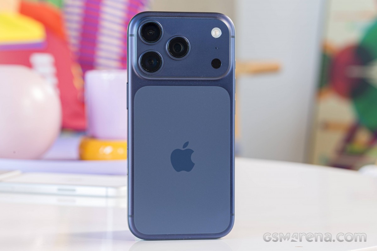 Bảng giá iPhone 17 Pro tháng 10: Sẵn hàng, rẻ hơn iPhone 17 Pro Max tới 3.5 triệu