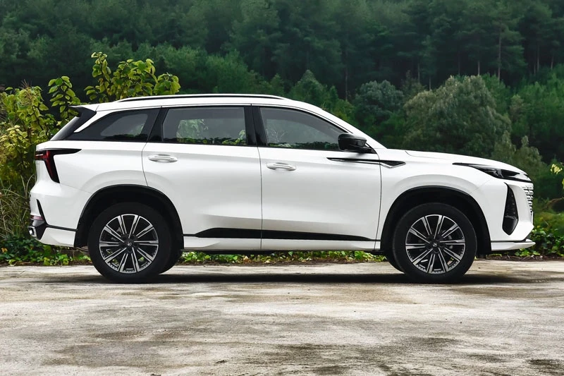 suv-hon-400-trieu-de-doa-honda-cr-v-thiet-ke-ca-tinh-manh-gan-200-ma-luc3-1761291280.webp