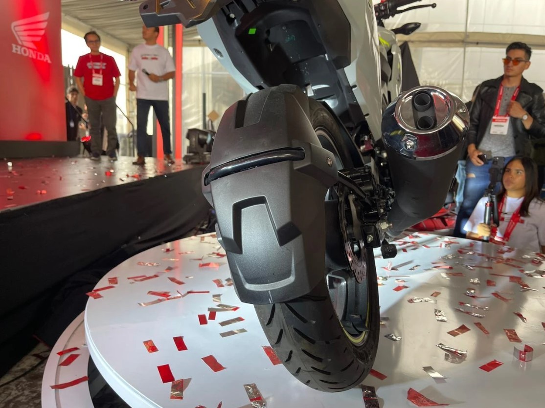 'Vua côn tay' 160cc mới của Honda ra mắt giá 55 triệu đồng, đẹp át vía cả Winner R và Yamaha Exciter ảnh 4