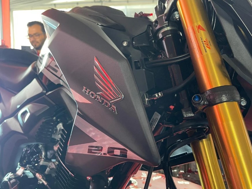 ‘Đè bẹp’ Yamaha Exciter, Honda ra mắt ‘vua côn tay’ mới, giá cực rẻ mà có ABS 2 kênh ăn đứt Winner R ảnh 2