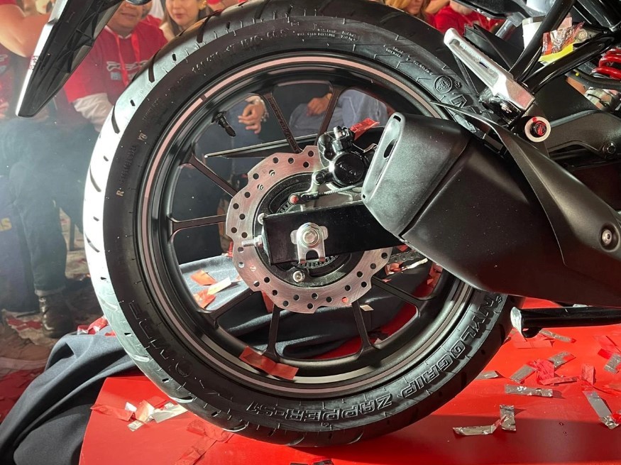 ‘Đè bẹp’ Yamaha Exciter, Honda ra mắt ‘vua côn tay’ mới, giá cực rẻ mà có ABS 2 kênh ăn đứt Winner R ảnh 7