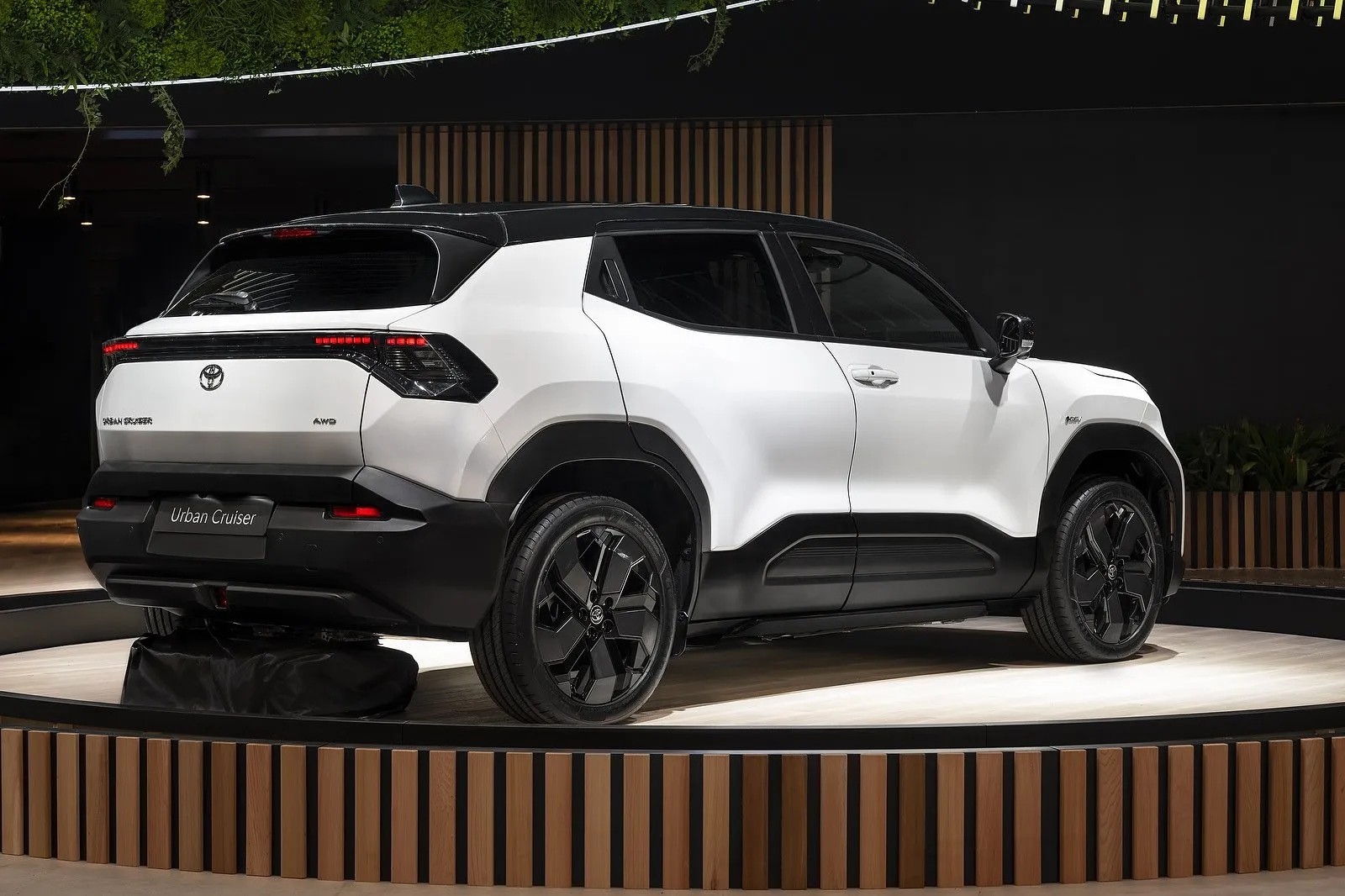 hai-suv-dien-toyota-sap-do-bo-dong-nam-a-lap-rap-de-gia-sieu-mem4-1761557832.webp