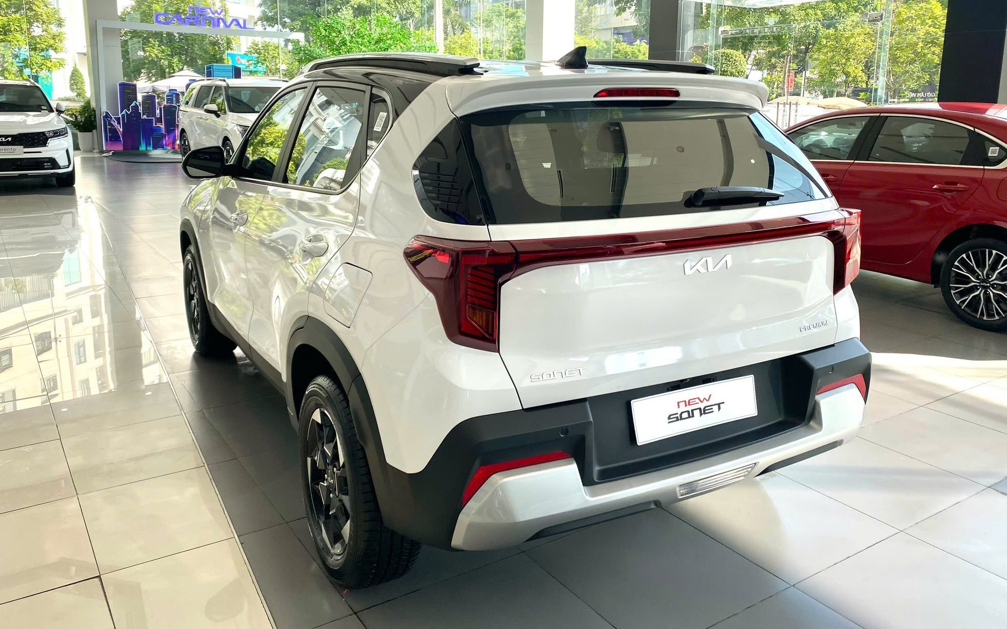 loat-suv-co-nho-dong-loat-giam-gia-sau-sonet-lien-tuc-ha-gia2-1761534976.jpg