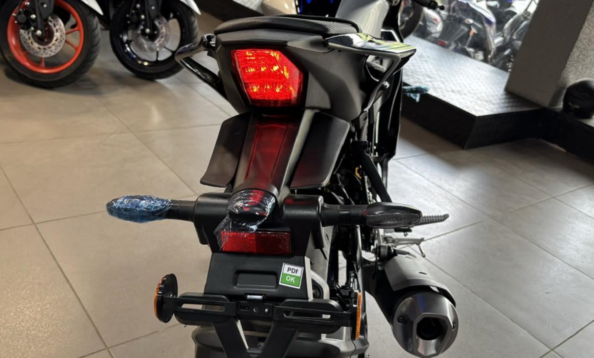 Yamaha chính thức mở bán ‘vua côn tay’ 155cc mới giá 52 triệu đồng: Chơi tất tay với Honda Winner R