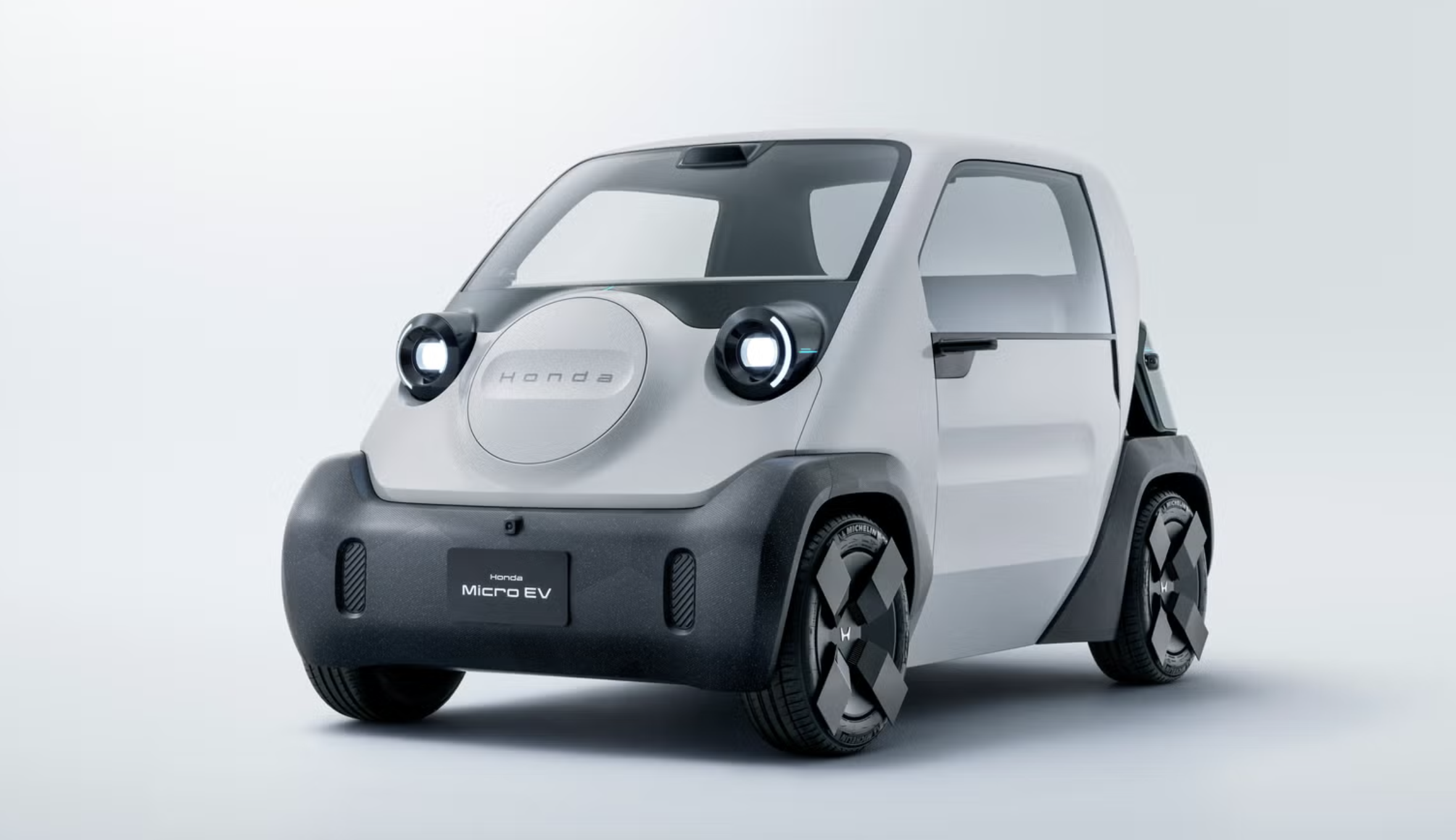 Xe điện siêu nhỏ của Honda ra mắt: Gọn như xe máy, tiện nghi chẳng kém ô tô