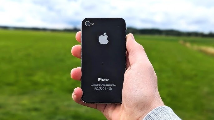 Nhìn lại chiếc iPhone có thiết kế đỉnh nhất của Apple hàng chục năm trước, iPhone 17 Pro Max chỉ còn là cái tên