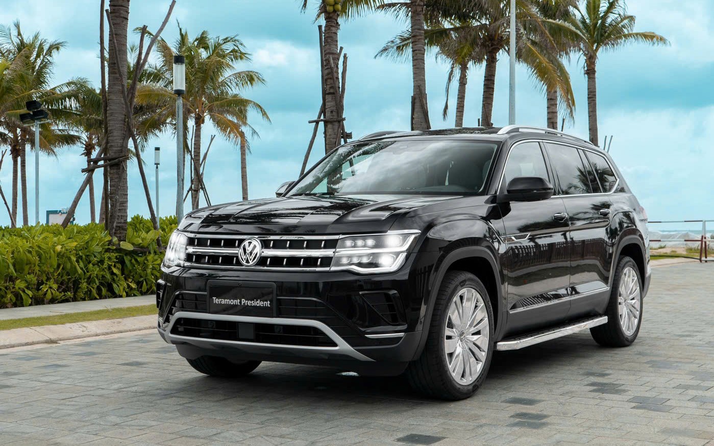 volkswagen-teramont-ban-chu-tich-tang-gia-manh-khach-viet-them-kho-tiep-can2-1762156995.jpg