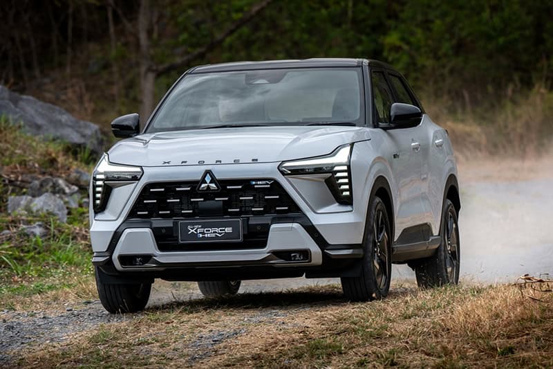 Mitsubishi Xforce HEV 2026 ra mắt, giá từ 727 triệu đồng: Thách thức lớn với Toyota Yaris Cross
