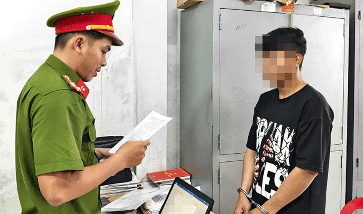 Vụ bé gái 9 tuổi bị 2 người lạ mặt cướp giật điện thoại: Chỉ một người bị tạm giam, lý do đằng sau?