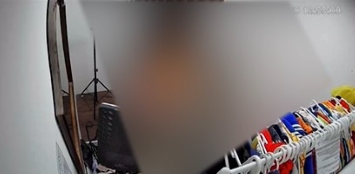 Hà Nội: Một tiệm photobooth bị tố tung hình ảnh nhạy cảm của khách trong phòng thay đồ lên web đen