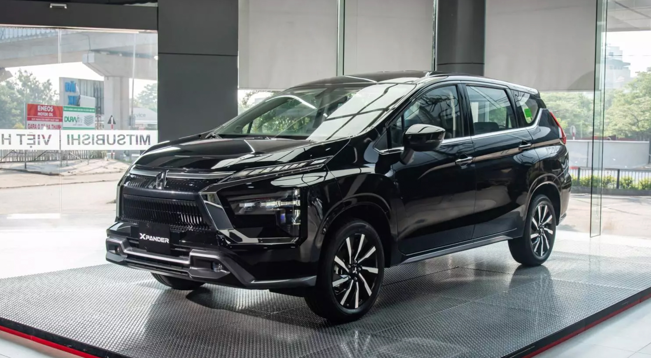 Mitsubishi Xpander ‘chạm đáy’ giá dưới 500 triệu, dân chạy dịch vụ rần rần xuống tiền