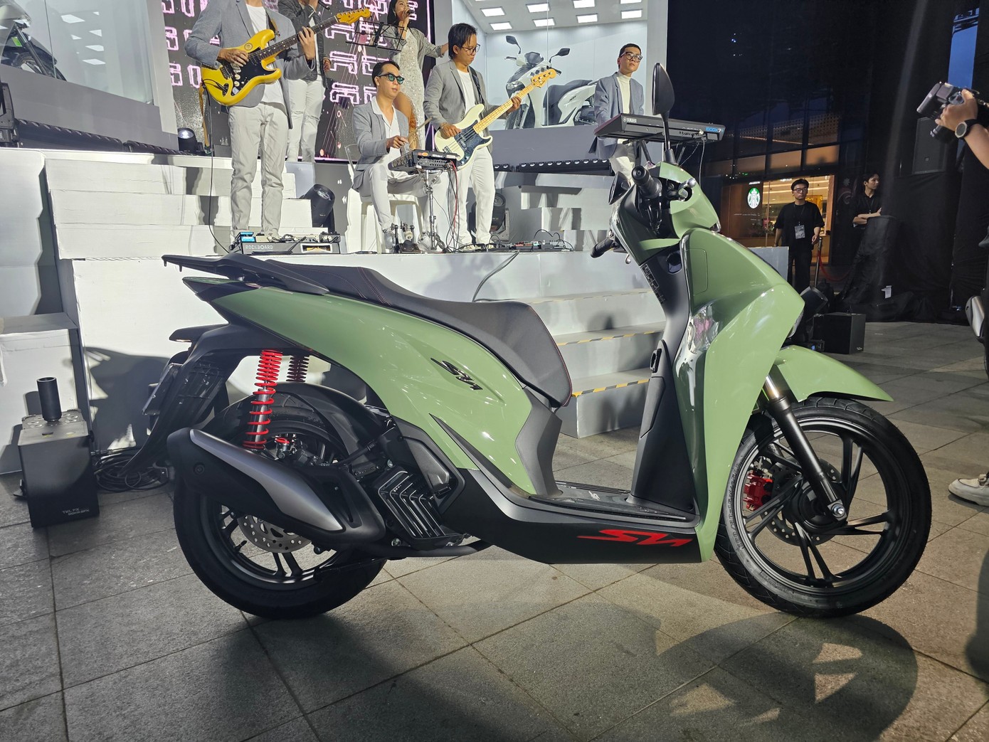 Honda SH 2026 chính thức ra mắt tại Việt Nam với giá hấp dẫn, nhưng bị chê vì một điểm duy nhất ảnh 3