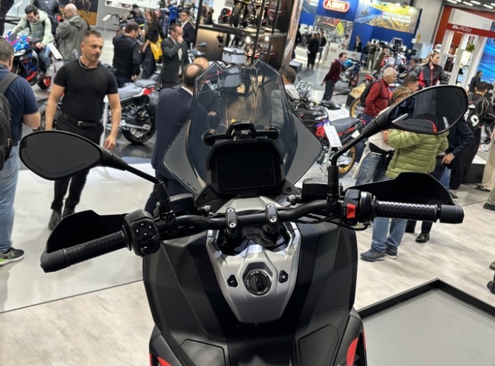 Chính thức ra mắt ‘ông hoàng xe ga Ý’ mới thiết kế đẹp át vía Honda Air Blade, trang bị áp đảo SH ảnh 5