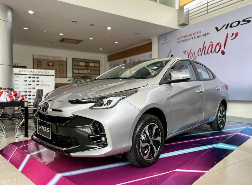 Giá lăn bánh Toyota Vios giảm ‘không phanh’ nhờ ưu đãi khủng, \'đè bẹp\' Hyundai Accent và Honda City