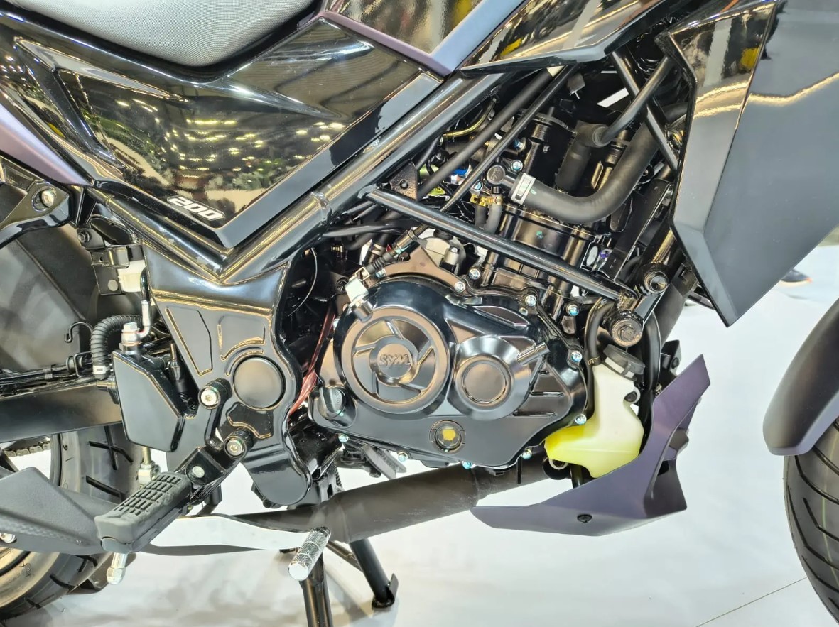 Ra mắt ‘vua côn tay’ 125cc mới cứng, có phanh ABS 2 kênh xịn sò hơn Yamaha Exciter và Honda Winner R ảnh 8