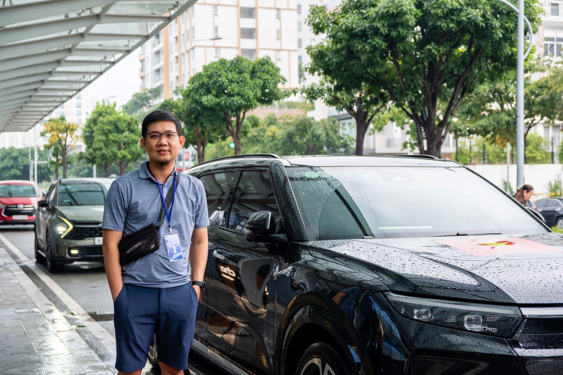 Trải nghiệm VF 7, VF 8, VF 9, người dân TP.HCM nhận định: ‘Lái xe điện thích hơn xe xăng dầu’ ảnh 4