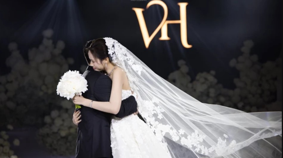 Cập nhật toàn cảnh đám cưới Hoa hậu Đỗ Thị Hà và Viết Vương: Tiệc cưới sang \'hết nấc, quy tụ dàn sao đình đám