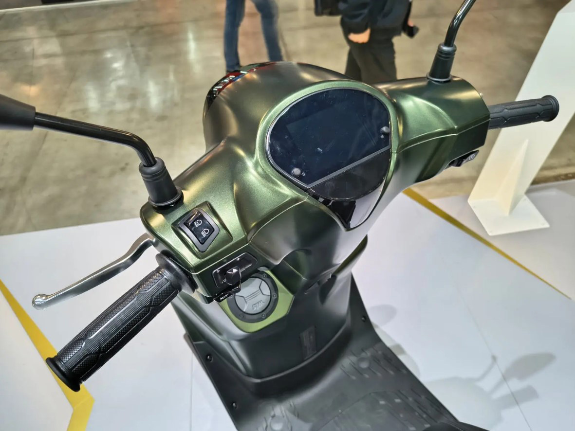 ‘Khắc tinh’ của Honda SH Mode chính thức trình làng: Thiết kế sang trọng, có đủ cả ABS 2 kênh và TCS