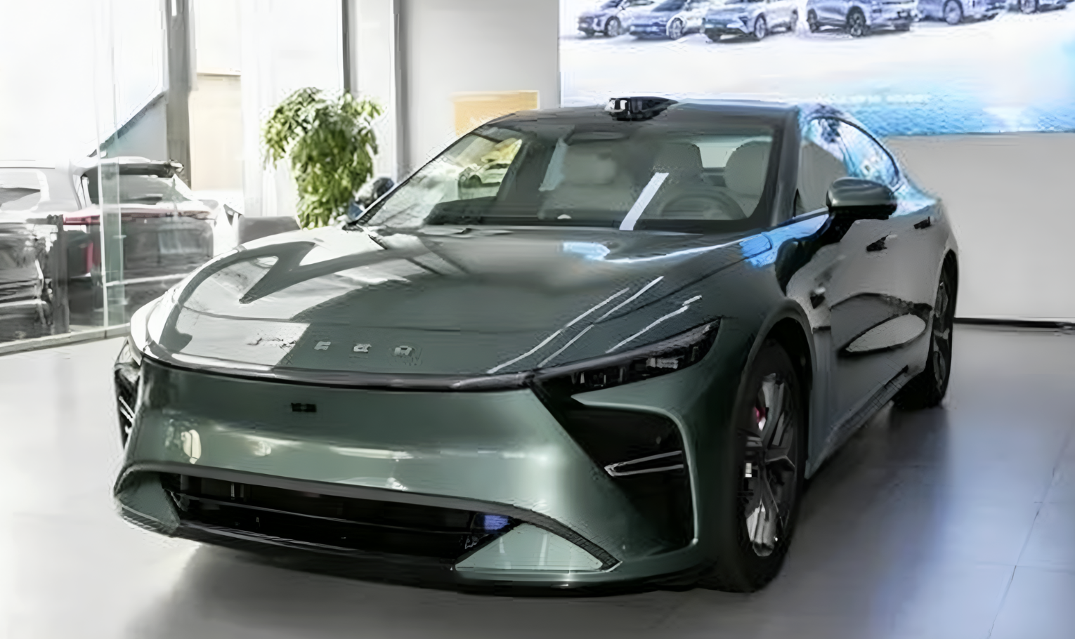 Sedan điện ‘lấn lướt’ Toyota Camry: Nhiều trang bị ‘khủng’, có tự động lái,  giá chỉ 700 triệu đồng