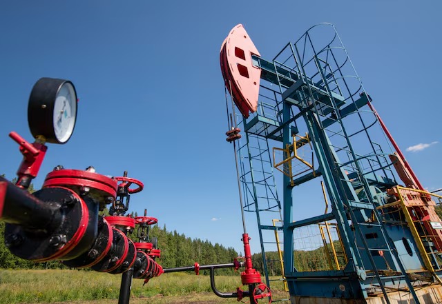 Cập nhật giá xăng dầu hôm nay 10/11: Xăng dầu đồng loạt tăng nhờ hy vọng Mỹ sớm mở cửa, thúc đẩy nhu cầu