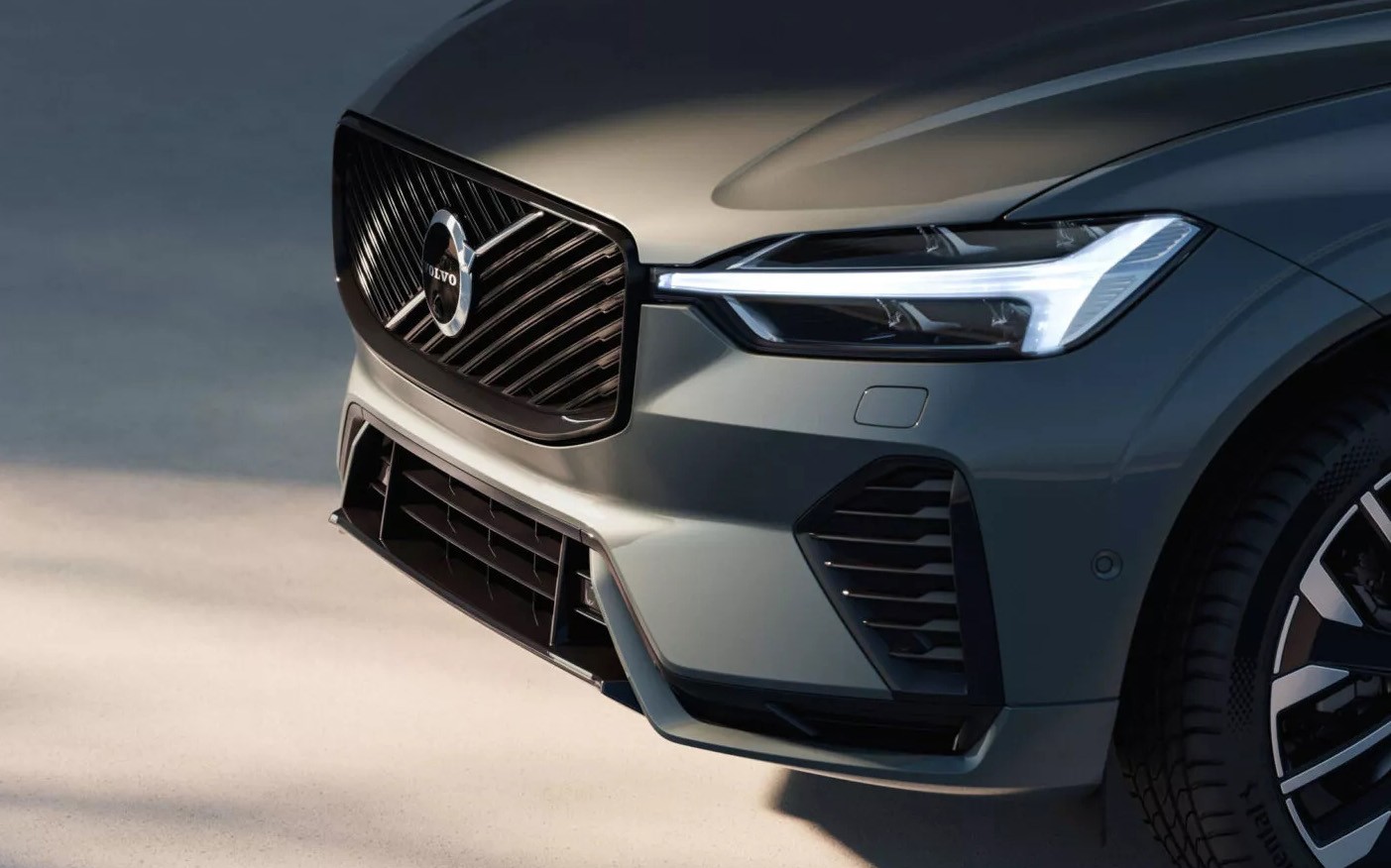 doi-thu-nang-ky-cua-bmw-x5-volvo-xc60-and-s90-2026-ra-mat-voi-man-hinh-khung-giao-dien-moi-sieu-hien-dai3-1762880244.jpg