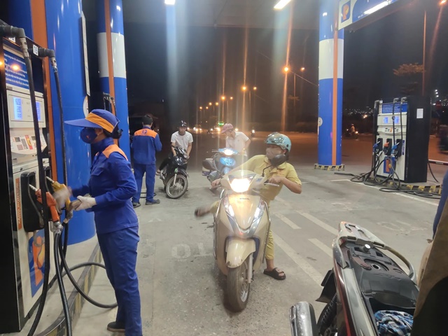 Giá xăng dầu hôm nay 11/11: Đồng loạt tăng khi thị trường nhiên liệu thắt chặt