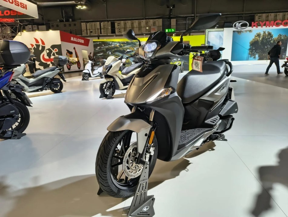 Tin xe hot 12/11: Yamaha ra mắt ‘kỳ phùng địch thủ’ của Honda SH, giá chỉ từ 52,8 triệu đồng ảnh 3