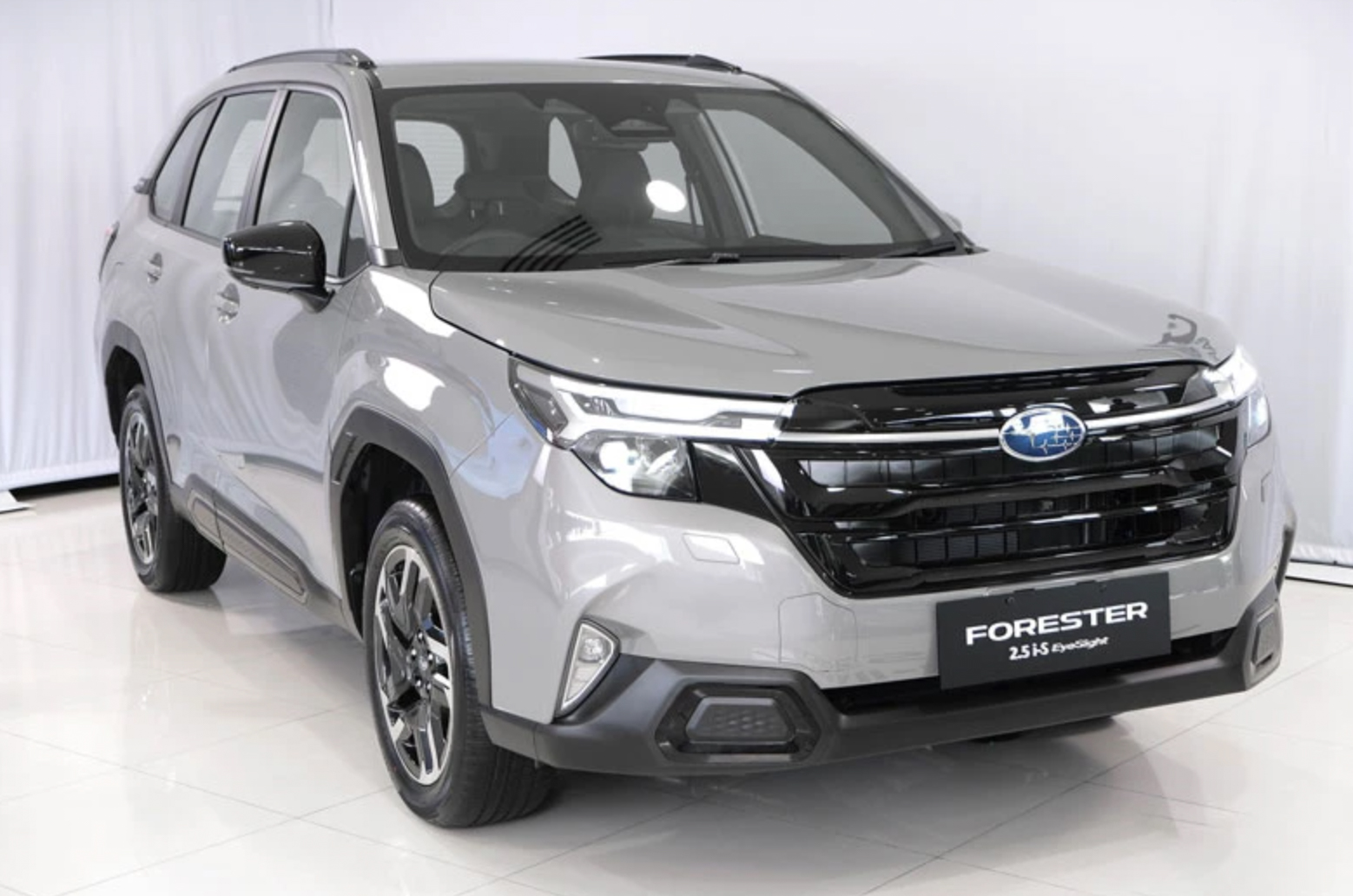 Subaru Forester 2026 ra mắt Việt Nam: SUV nhập Nhật ‘đối đầu’ Mazda CX-5, giá từ 1,299 tỷ đồng