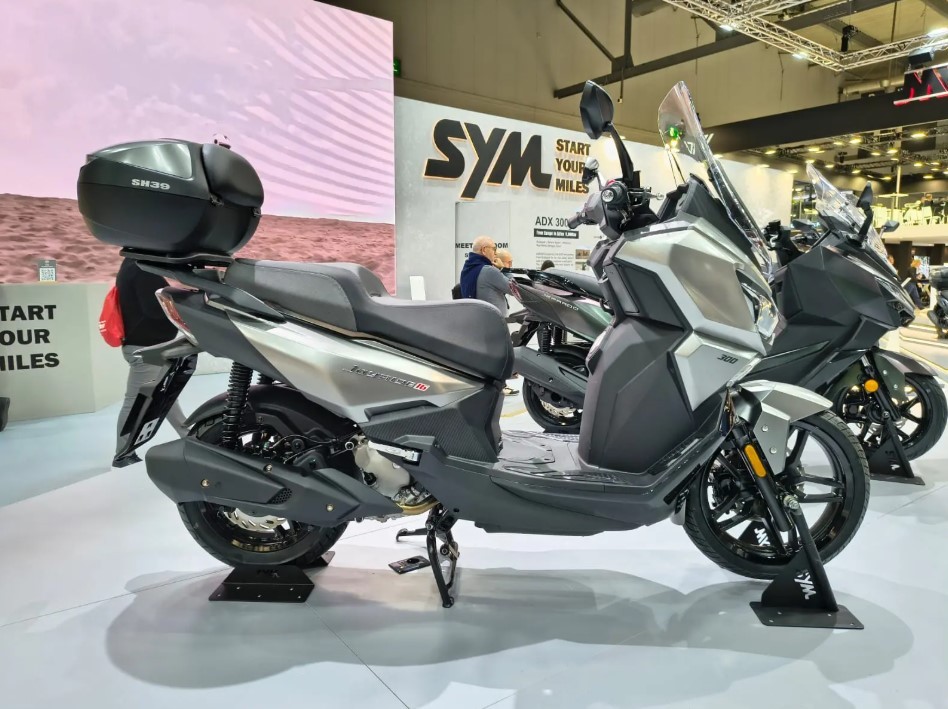 Đối thủ ‘một 9 một 10’ với Honda SH chính thức ra mắt với loạt trang bị đẳng cấp, giá dự kiến 'mềm' ảnh 1