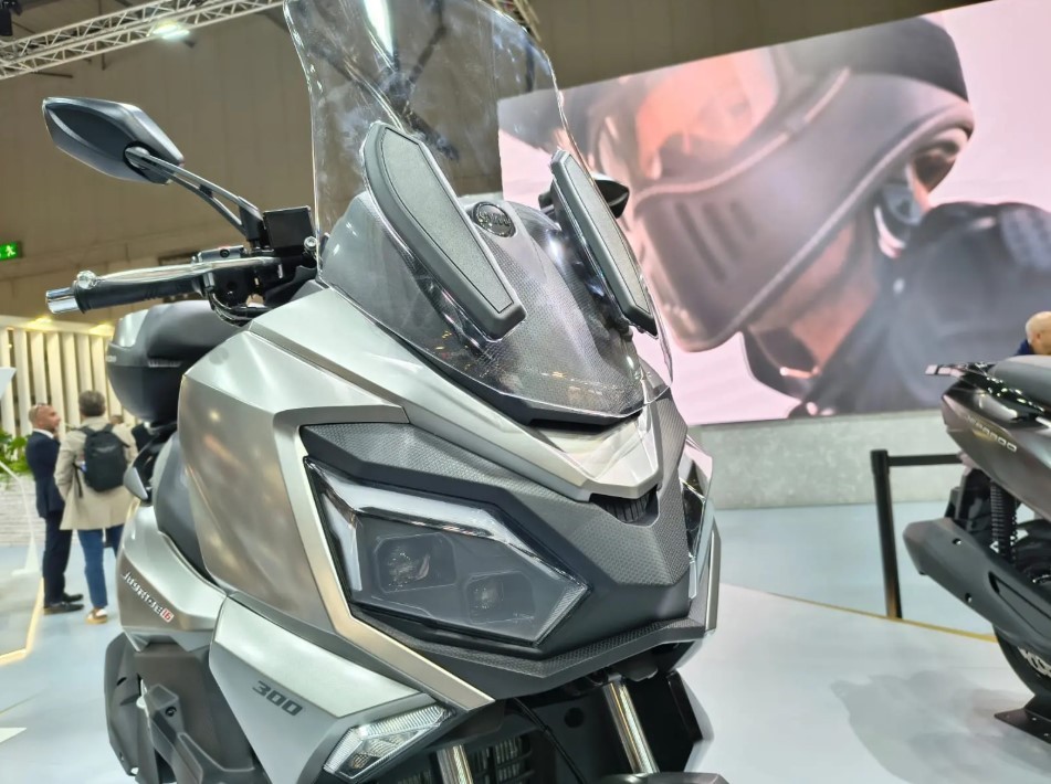 Đối thủ ‘một 9 một 10’ với Honda SH chính thức ra mắt với loạt trang bị đẳng cấp, giá dự kiến 'mềm' ảnh 2