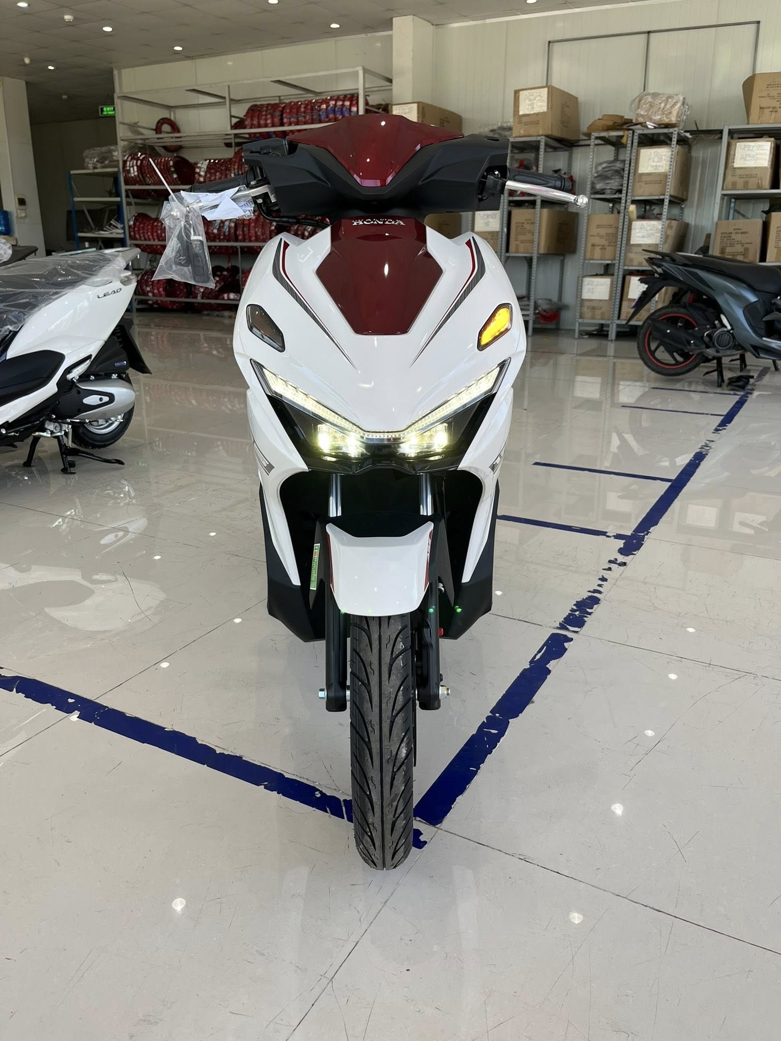 Honda Air Blade thế hệ mới về lý Việt, gây chú ý với thiết kế đẹp mắt, trang bị tối tân, giá hấp dẫn ảnh 2